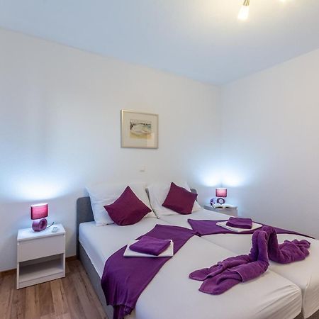 Family Friendly Apartments With A Swimming Pool Stanici, Omis - 18676 Ruang foto