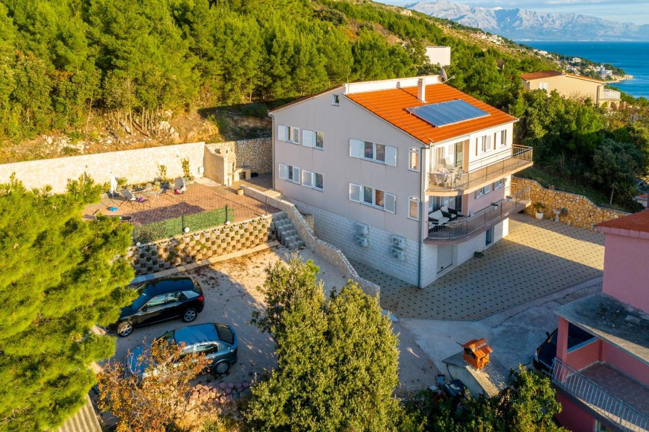 Family Friendly Apartments With A Swimming Pool Stanici, Omis - 18676 Bagian luar foto