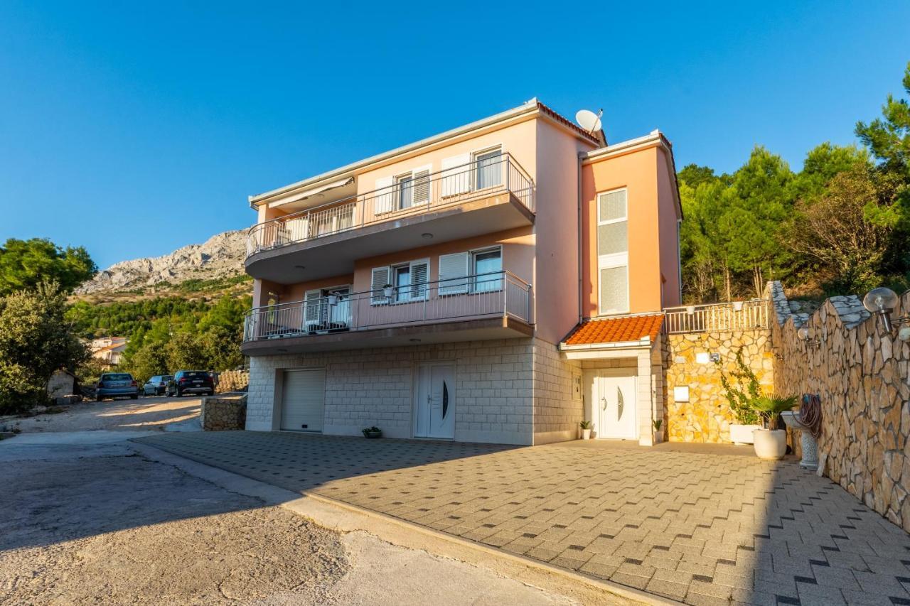Family Friendly Apartments With A Swimming Pool Stanici, Omis - 18676 Bagian luar foto