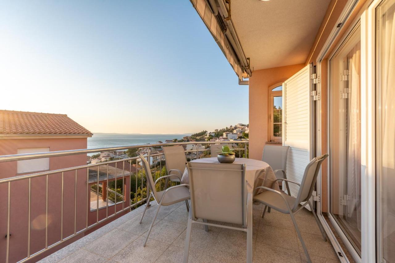 Family Friendly Apartments With A Swimming Pool Stanici, Omis - 18676 Bagian luar foto