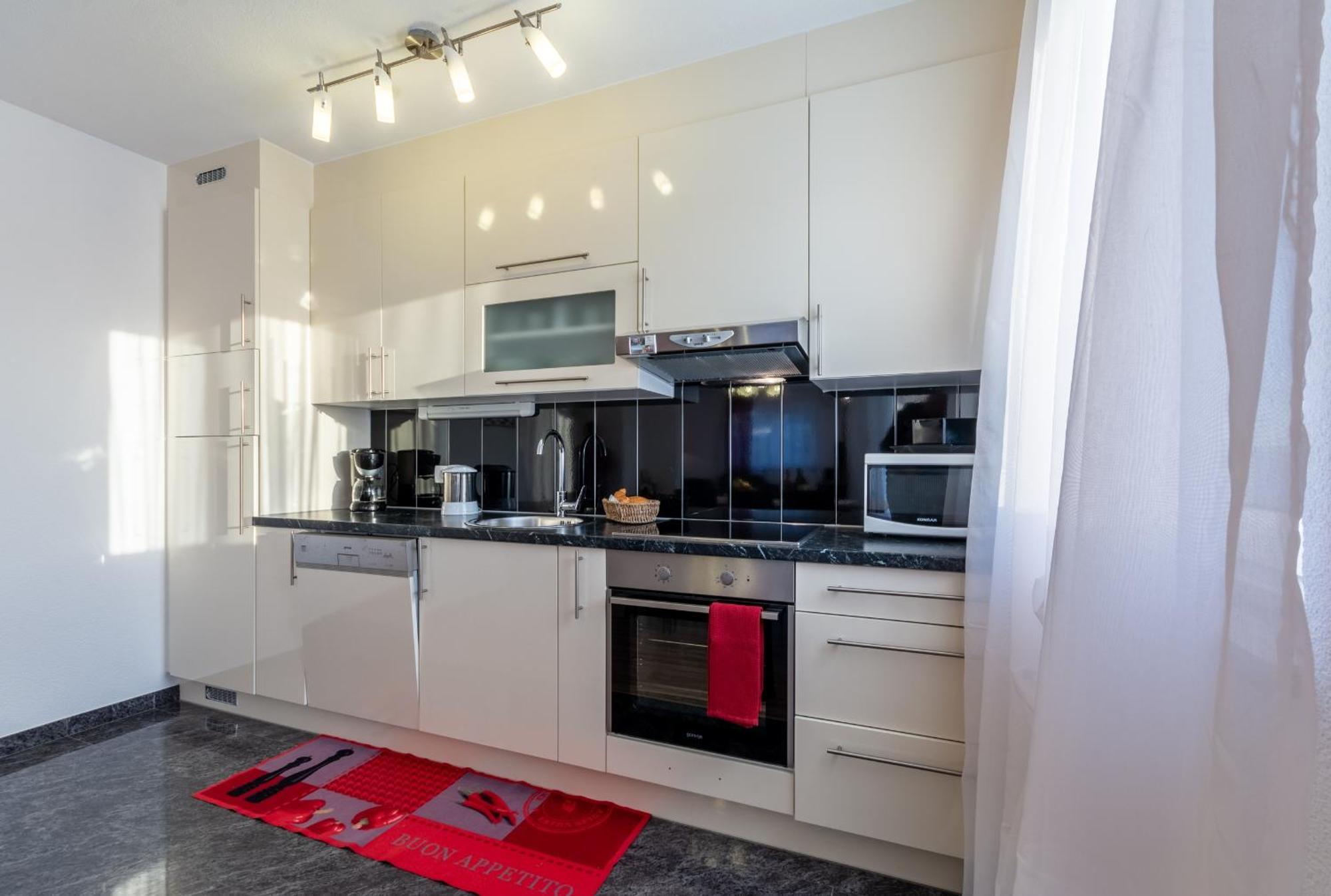 Family Friendly Apartments With A Swimming Pool Stanici, Omis - 18676 Ruang foto